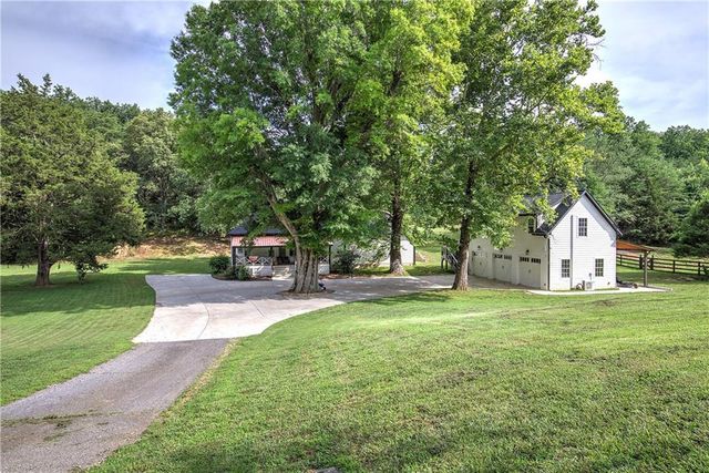 182 Henry Mack Hill Road, Rydal, GA 30171
