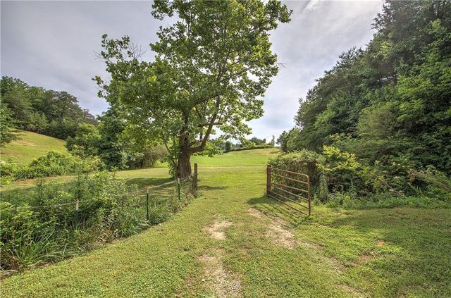 182 Henry Mack Hill Road, Rydal, GA 30171