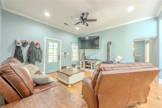 182 Henry Mack Hill Road, Rydal, GA 30171