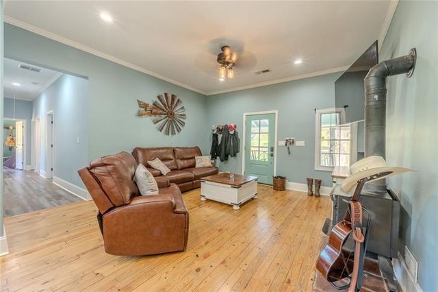 182 Henry Mack Hill Road, Rydal, GA 30171