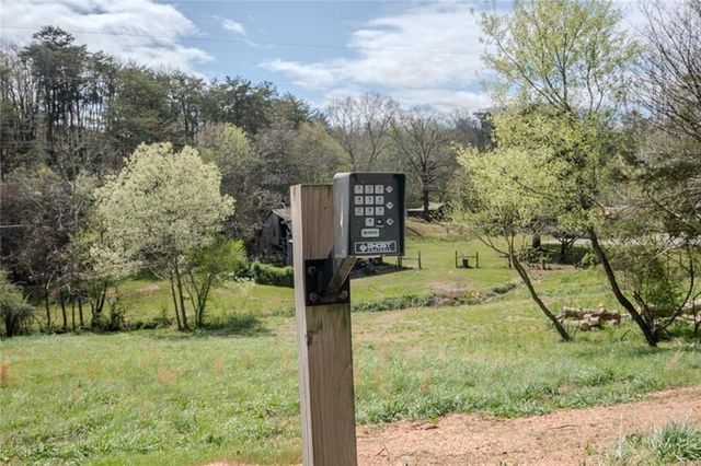 182 Henry Mack Hill Road, Rydal, GA 30171