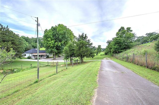 182 Henry Mack Hill Road, Rydal, GA 30171