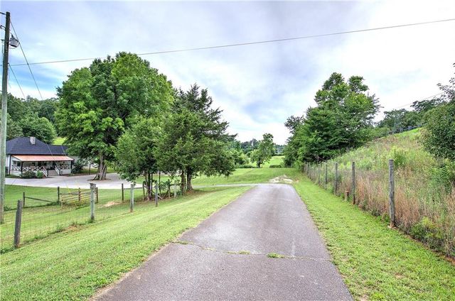 182 Henry Mack Hill Road, Rydal, GA 30171