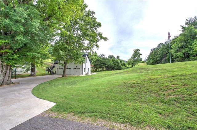 182 Henry Mack Hill Road, Rydal, GA 30171