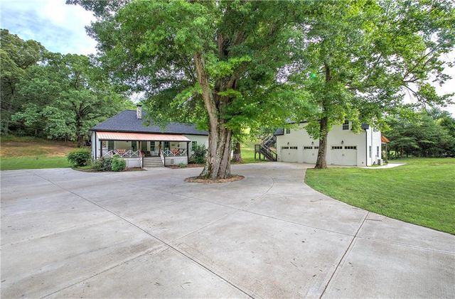 182 Henry Mack Hill Road, Rydal, GA 30171