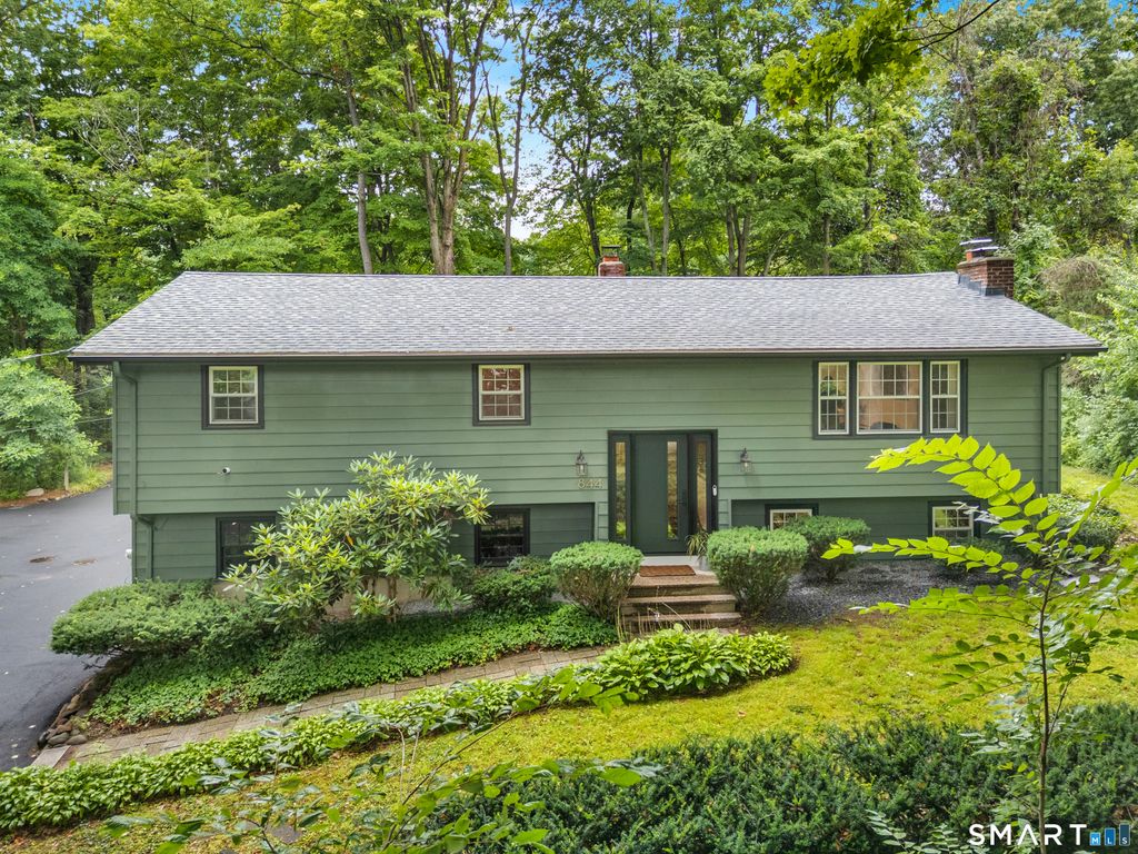 844 Middletown Avenue, North Haven, CT 06473