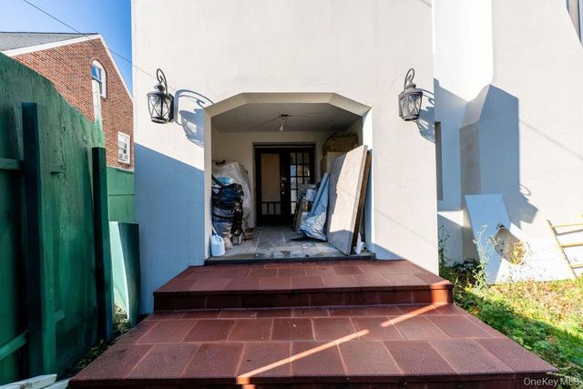 162 Old Mamaroneck Road, White Plains, NY 10605