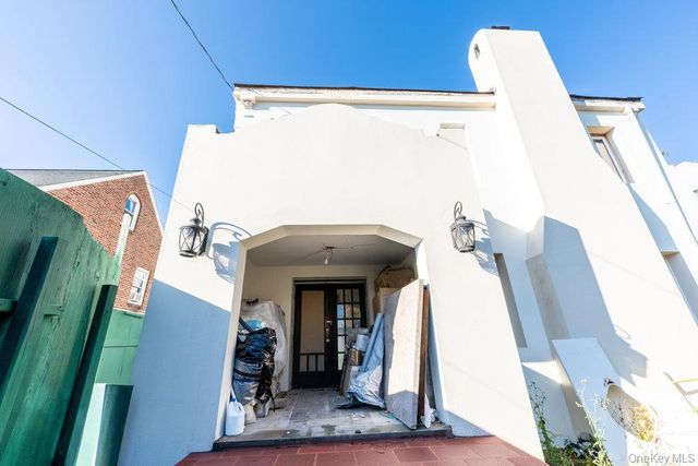 162 Old Mamaroneck Road, White Plains, NY 10605