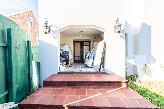 162 Old Mamaroneck Road, White Plains, NY 10605