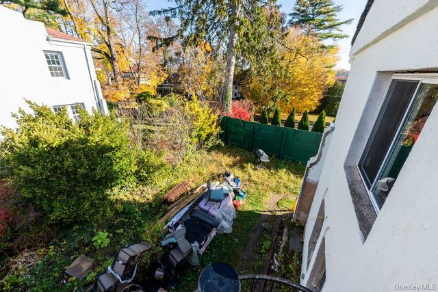 162 Old Mamaroneck Road, White Plains, NY 10605