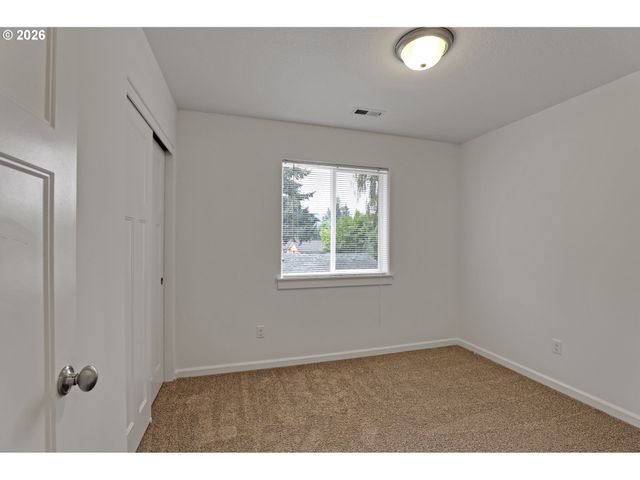 3853 Se 181ST Pl, Portland, OR 97236