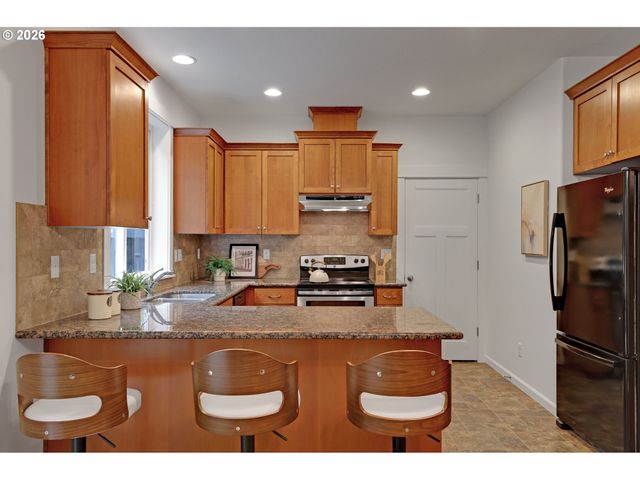 3853 Se 181ST Pl, Portland, OR 97236