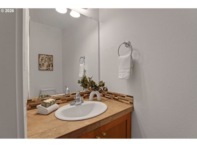 3853 Se 181ST Pl, Portland, OR 97236