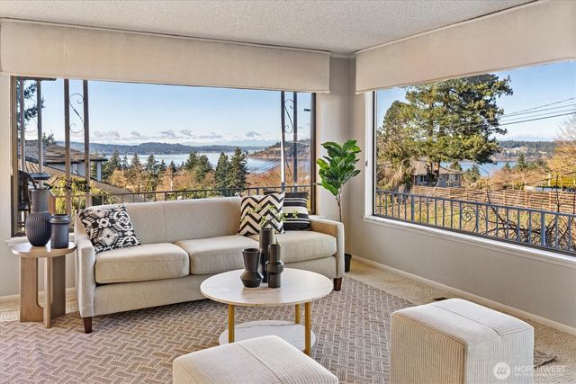 7916 19th St W, Tacoma, WA 98466