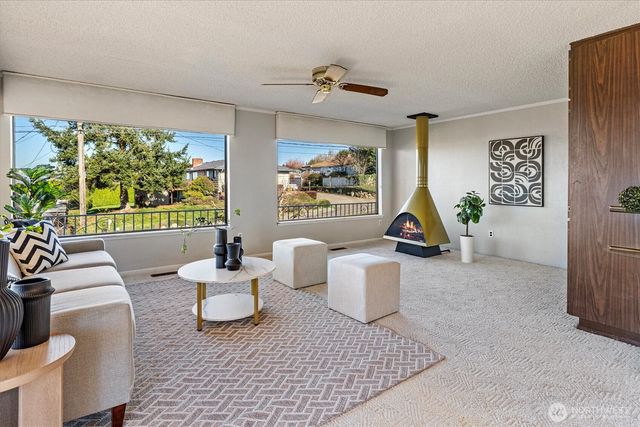 7916 19th St W, Tacoma, WA 98466