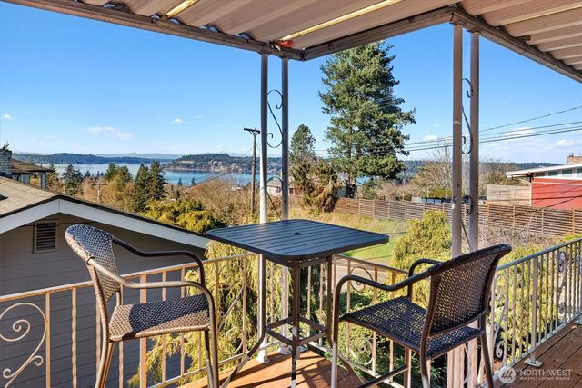 7916 19th St W, Tacoma, WA 98466