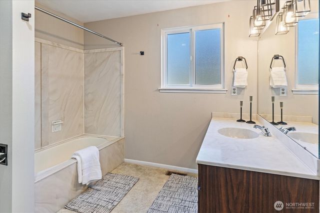 7916 19th St W, Tacoma, WA 98466