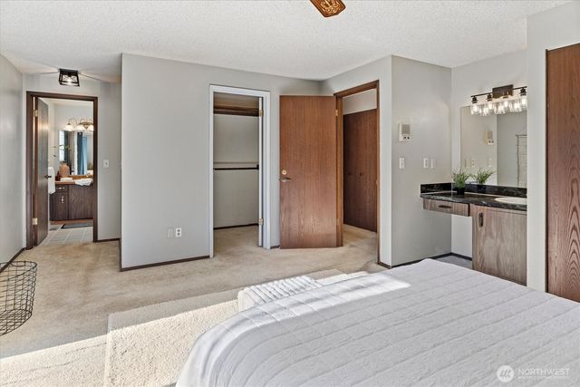 7916 19th St W, Tacoma, WA 98466