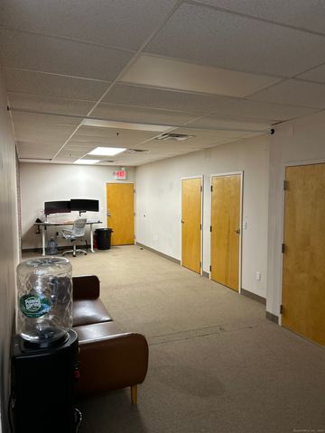 90 Brainard Road 104, Hartford, CT 06114