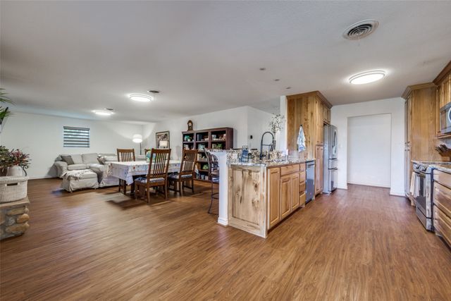 1406 Jackson Street, Bowie, TX 76230