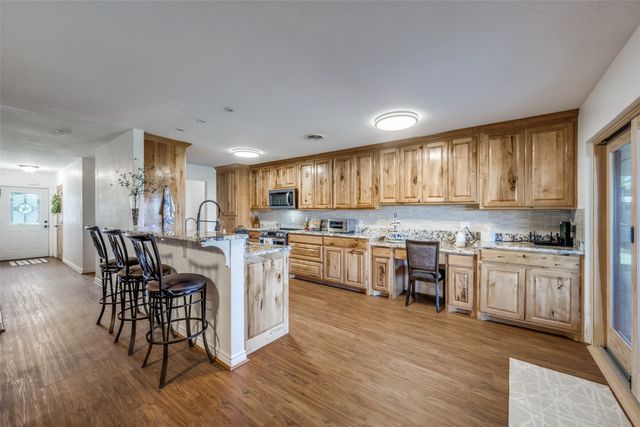 1406 Jackson Street, Bowie, TX 76230
