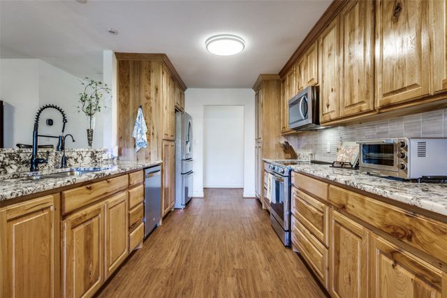 1406 Jackson Street, Bowie, TX 76230