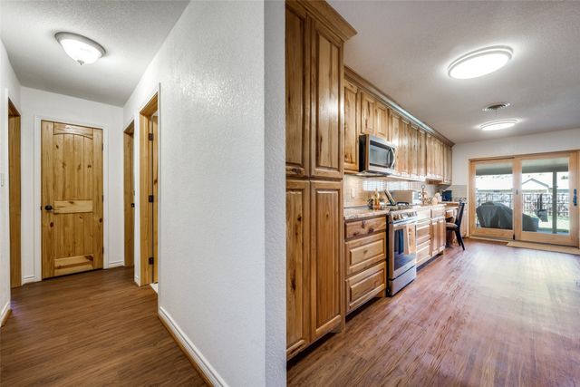 1406 Jackson Street, Bowie, TX 76230