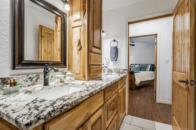 1406 Jackson Street, Bowie, TX 76230