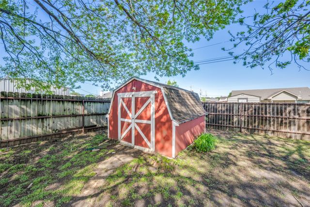 1406 Jackson Street, Bowie, TX 76230