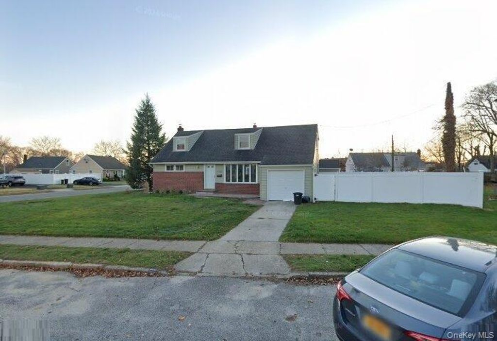 1618 Paula Court, North Bellmore, NY 11710