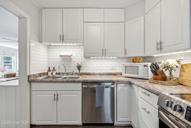 1122 S Topsail Drive, Holly Ridge, NC 28445