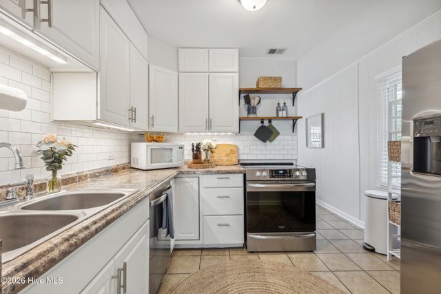 1122 S Topsail Drive, Holly Ridge, NC 28445