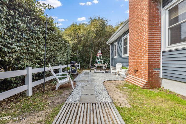 1122 S Topsail Drive, Holly Ridge, NC 28445