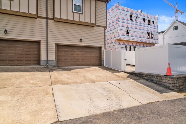 1711 14th Ave, S, Nashville, TN 37212