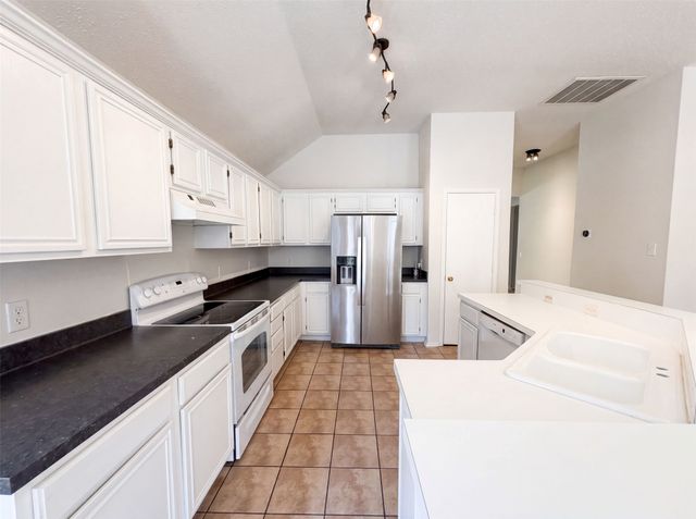 7008 Chateau Drive, Frisco, TX 75035