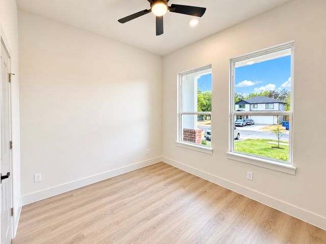 5504 Curzon Avenue, Fort Worth, TX 76107