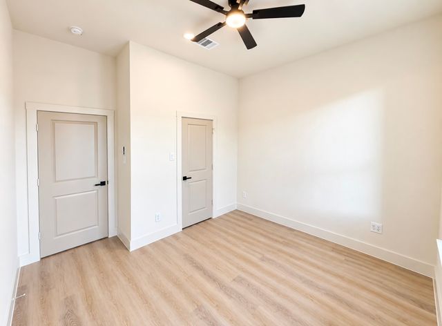 5504 Curzon Avenue, Fort Worth, TX 76107