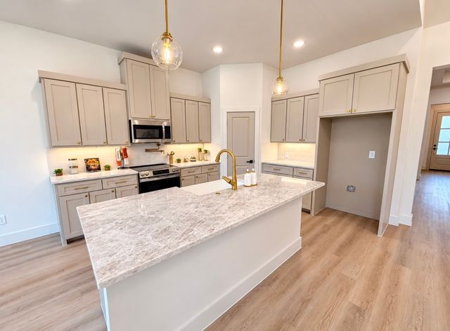 5504 Curzon Avenue, Fort Worth, TX 76107