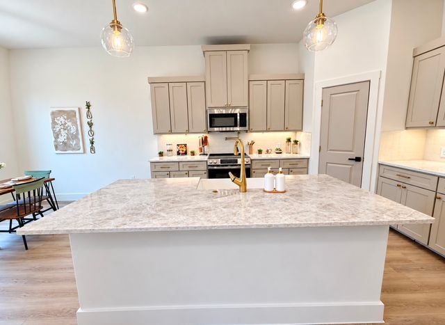 5504 Curzon Avenue, Fort Worth, TX 76107