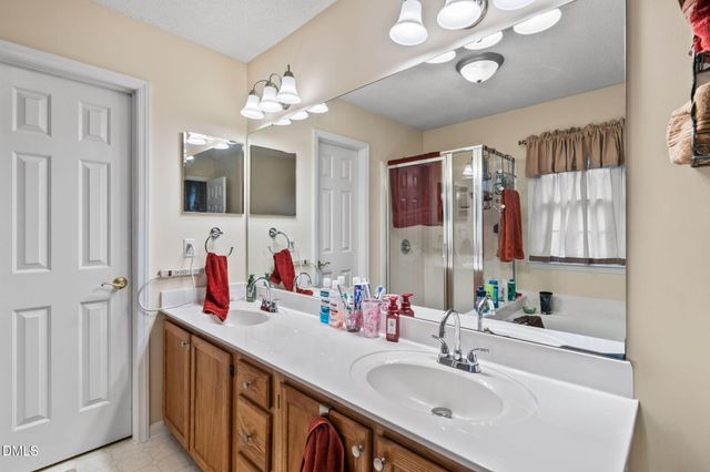 9104 Deerland Grove Drive, Raleigh, NC 27615