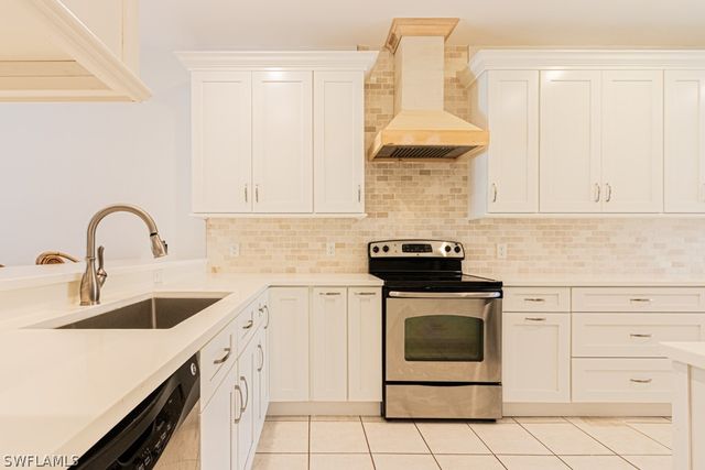 1728 Morning Sun LN, Naples, FL 34119