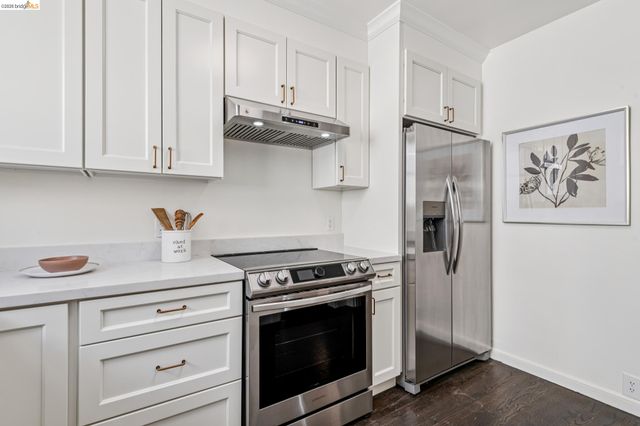 575 58th St, Oakland, CA 94609