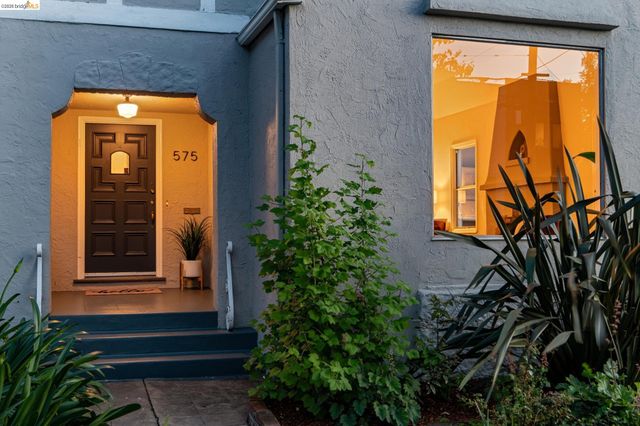 575 58th St, Oakland, CA 94609