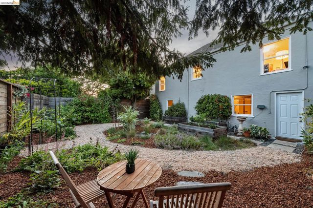 575 58th St, Oakland, CA 94609