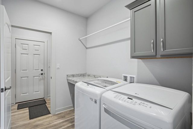 N27W27075 Woodland DRIVE, Pewaukee, WI 53072