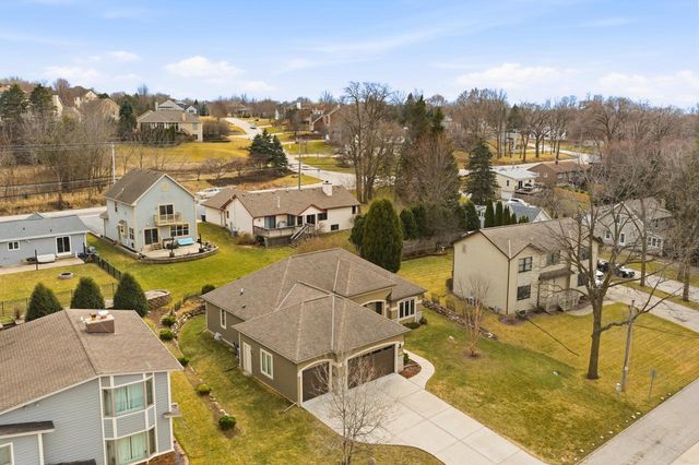 N27W27075 Woodland DRIVE, Pewaukee, WI 53072