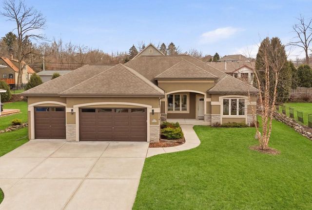 N27W27075 Woodland DRIVE, Pewaukee, WI 53072