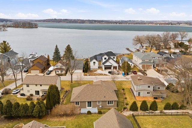 N27W27075 Woodland DRIVE, Pewaukee, WI 53072