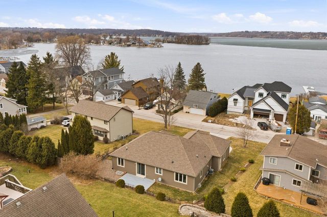 N27W27075 Woodland DRIVE, Pewaukee, WI 53072