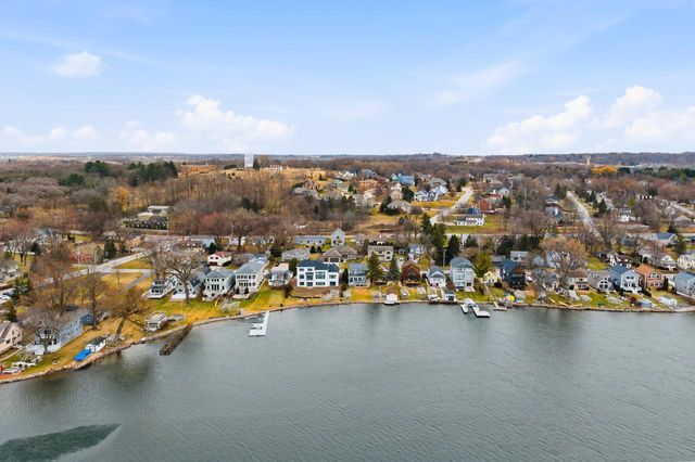 N27W27075 Woodland DRIVE, Pewaukee, WI 53072